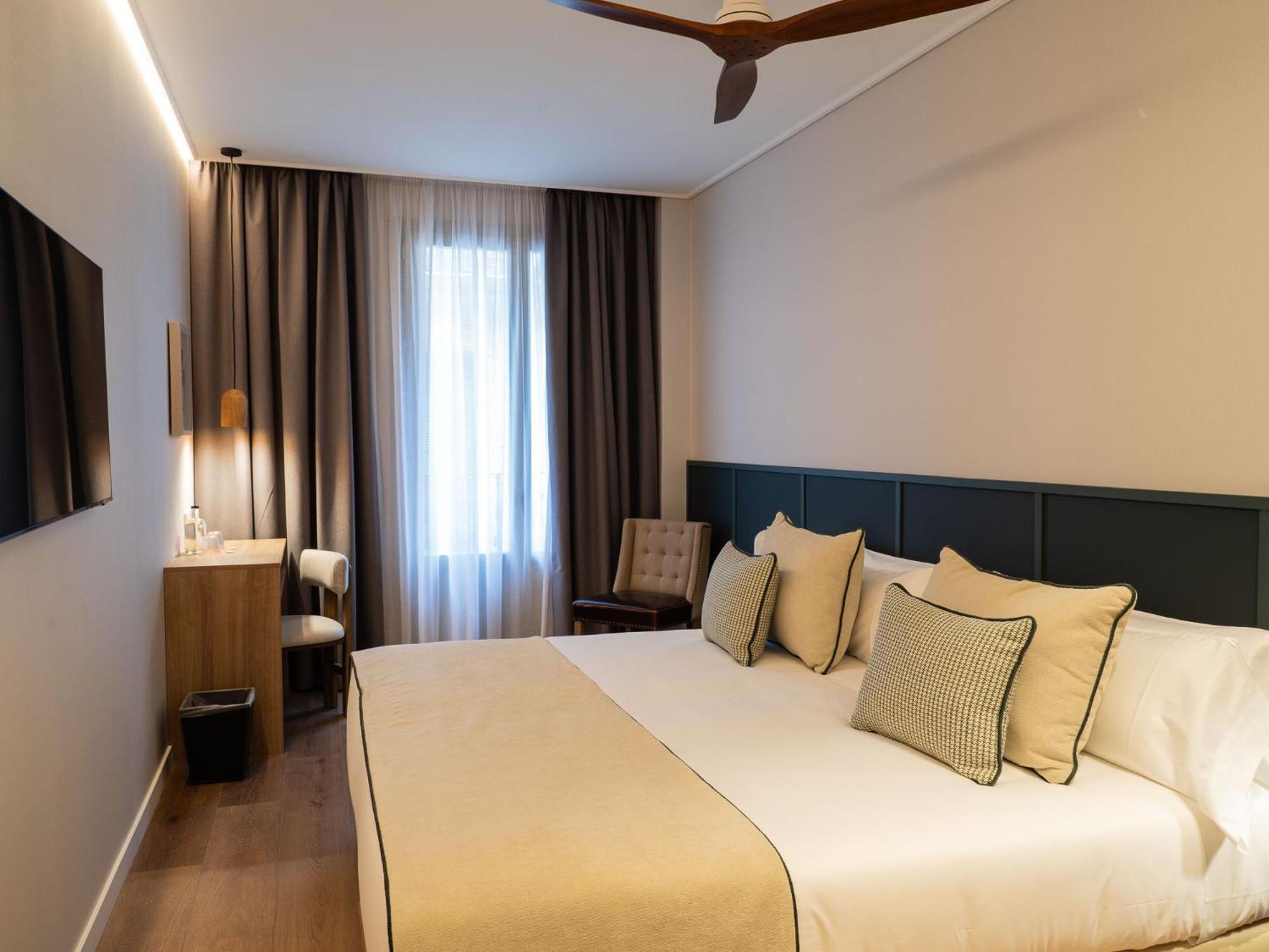 Hotel Well And Come Малага Екстер'єр фото