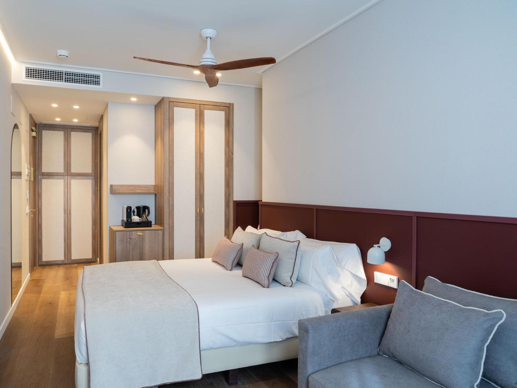 Hotel Well And Come Малага Екстер'єр фото